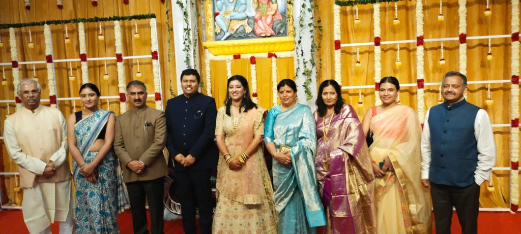 CM सुक्खू परिवार सहित  राज्यपाल आर्लेकर के सुपुत्र के विवाह समारोह में गोवा में शामिल हुए, वर-वधू को दिया आशीर्वाद