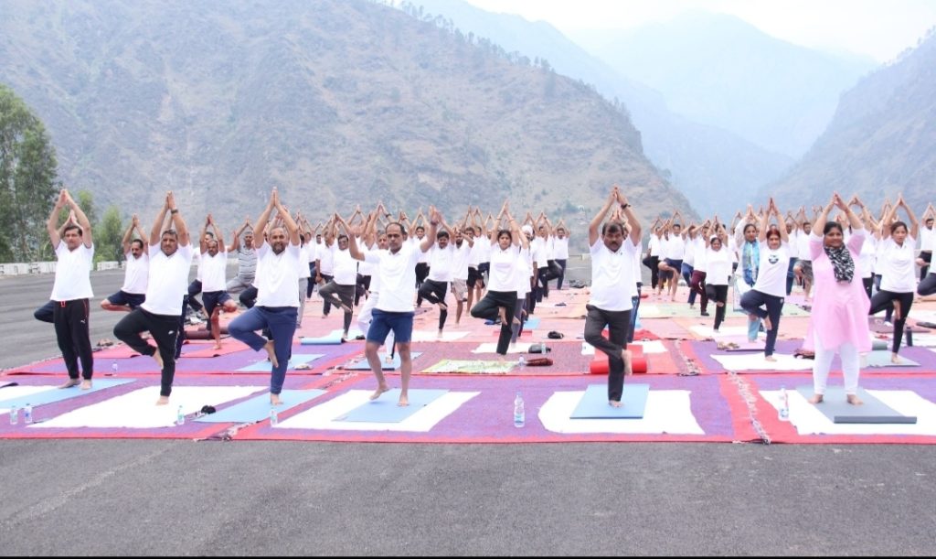 “स्वयं और समाज के लिए योग” थीम पर नाथपा झाकड़ी हाइड्रो पावर स्टेशन में हुआ अंतर्राष्ट्रीय योग दिवस का आयोजन